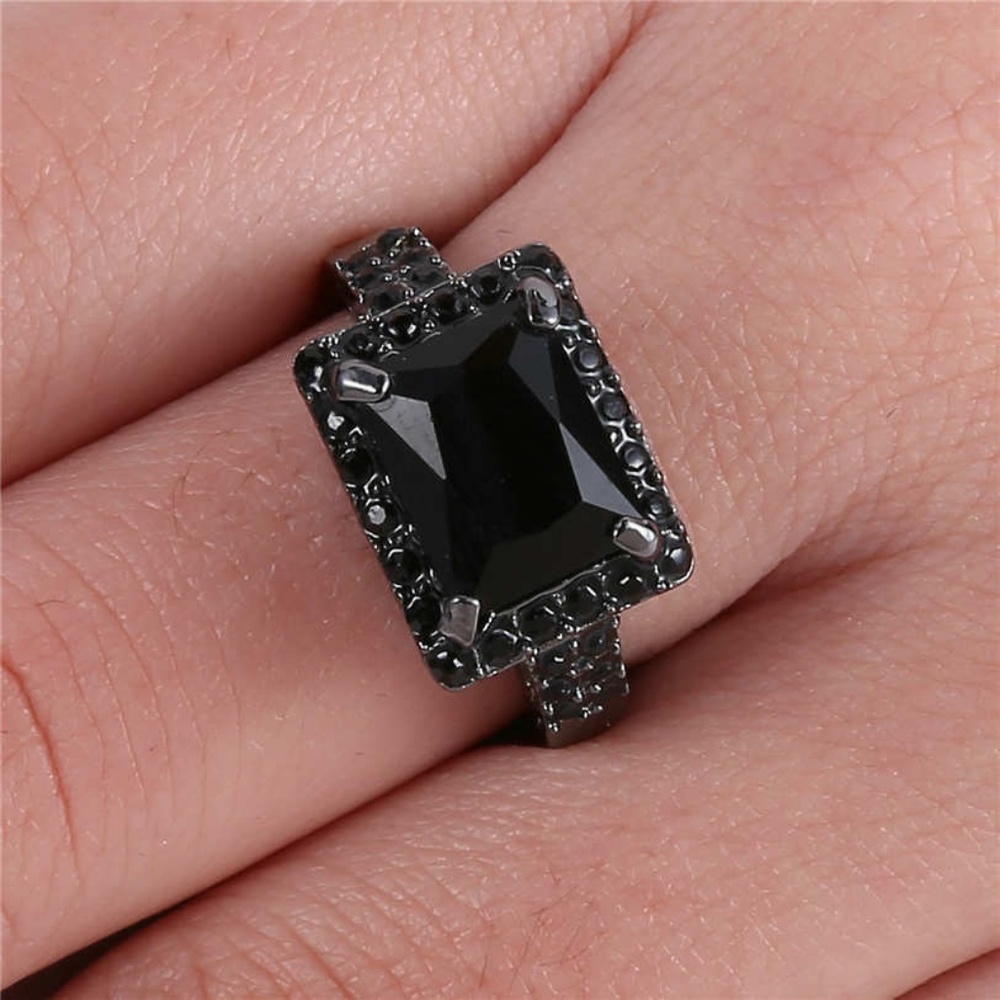 Black Zirconia Garnet Big Stone  Ring New - Picture 2 of 2